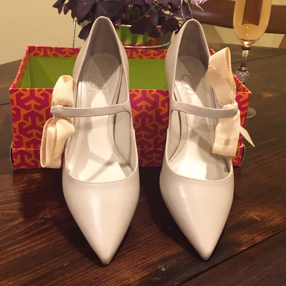 Shoe/pump
